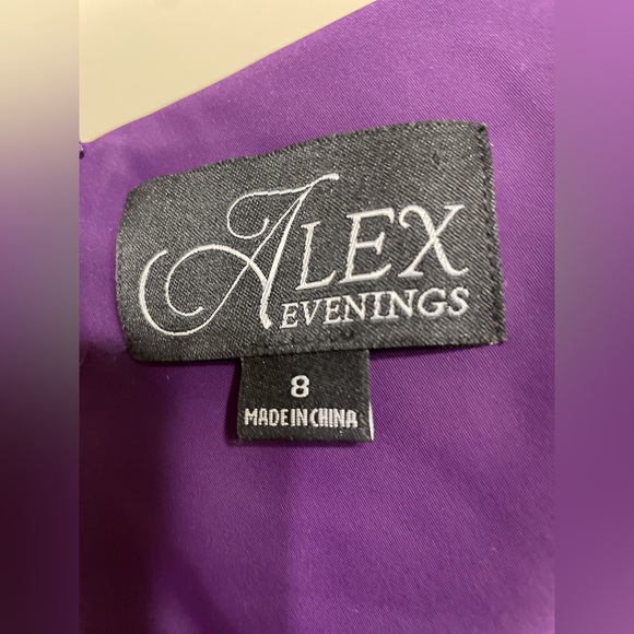 Deep purple evening gown - Picture 2 of 3